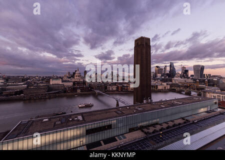 Antenne Londoner Stadtbild Blick von der blavatnik Gebäude in der Tate Modern bei Sonnenuntergang Stockfoto