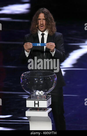 Die Botschafter der Fußball-Weltmeisterschaft 2018, Carles Puyol, ziehen während der FIFA-Weltmeisterschaft 2018 im Kreml in Moskau an. PRESSEVERBAND Foto Datum: Freitag, 1. Dezember 2017. Siehe PA Geschichte FUSSBALL-Weltmeisterschaft. Das Foto sollte lauten: Nick Potts/PA Wire. Stockfoto