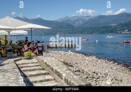 Die einzige der drei Borromäischen Inseln, die nicht von der königlichen Familie Borromeo ist, Isola dei Pescatori ist charmant und faszinierend. Stockfoto