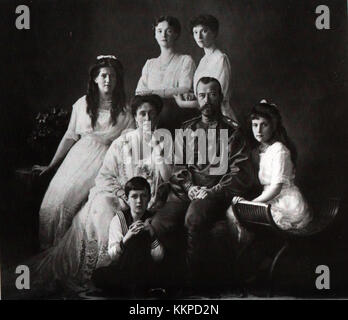 Ein Foto der Romanov-Familie, aufgenommen 1913, das die letzte russische Königsfamilie vor der Russischen Revolution und ihrem späteren Untergang einfängt. Stockfoto