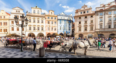 Tschechien, Prag, Altstadt, Altstädter Ring, Pferdekutschen, Kutschenfahrt, Taxis Stockfoto