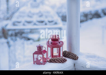 Weihnachten Dekoration im Schnee, Dekoration, still life Stockfoto