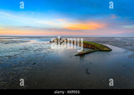 Ein schiffbruch im Wattenmeer in der Nähe von schillig Ostfriesland Stockfoto