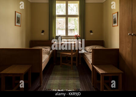 Elstal, Deutschland, 3. August 2011: Das Zimmer für Jesse Owens bei den Olympischen Dorfes 1936 in der Nähe von Berlin. Stockfoto