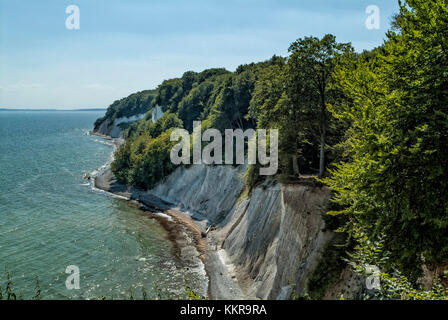 Blick auf den Königsstuhl King's Chair ist die berühmten Kreidefelsen auf der Insel Rügen, Nationalpark Jasmund. Stockfoto