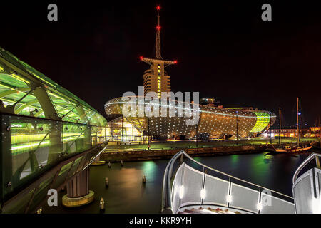 Nacht in Bremerhaven, schön beleuchtet Stockfoto