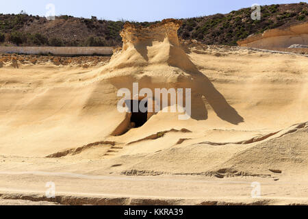 Schutz gegen die Hitze in der Nähe der Salinen auf Gozo Stockfoto