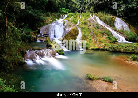 Die berühmten Wasserfälle von El nicho auf Kuba Stockfoto