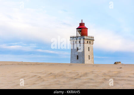 Der Leuchtturm Rubjerg Knude in Dänemark Stockfoto