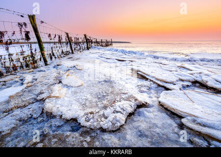 Winter Sonnenaufgang am Punt van reide in den Niederlanden Stockfoto