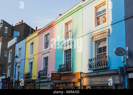 England, London, nottinghill, Portobello Road, bunten Geschäften Stockfoto