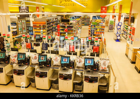England, London, leer Tesco Supermarkt Stockfoto