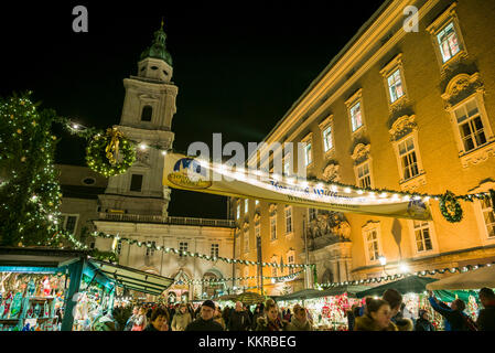 Österreich, Salzburger Land, Salzburg, Weihnachtsmarkt, Domplatz Stockfoto
