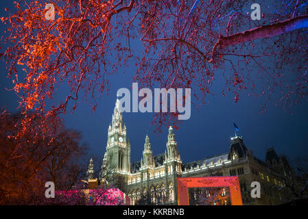 Österreich, Wien, Rathaus, Rathaus, Weihnachtszeit Stockfoto