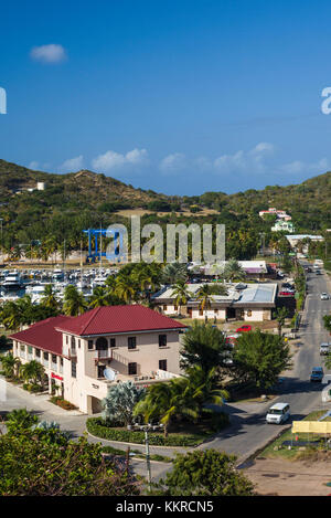 Britische Jungferninseln, Virgin Gorda, spanische Stadt, erhöhten Blick auf die Stadt. Stockfoto