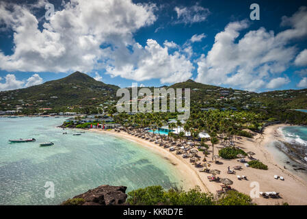 Französische Antillen, St Barthelemy, Grand Cul-de-sac, erhöhten Blick auf die Anse du grand-cul-de-sac Bucht mit Strand der exklusiven Hotel Guanahani Beach Stockfoto