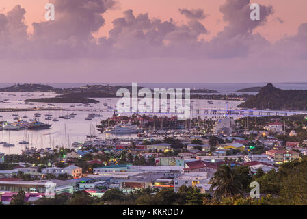 Niederlande, Sint Maarten, Simpson Bay, erhöhte Aussicht, Dämmerung Stockfoto