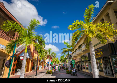 St. Kitts und Nevis, St. Kitts, Basseterre, Cruiseship terminal Geschäfte Stockfoto