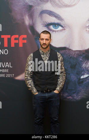 Turin, Italien. 01 Dez, 2017. Torino, Italien. 1. Dezember 2017. italienische Schauspieler luca santagostino Photocall in Torino Film Festival credit besucht: Marco destefanis/Pacific Press/alamy leben Nachrichten Stockfoto