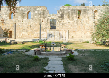 Isa Bey Moschee ist eine der ältesten und eindrucksvollsten Werke der Baukunst, der Rest von der anatolischen Beyliks in Selcuk, Izmir, Türkei. Stockfoto