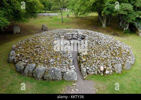 Clava Cairns, Inverness, Schottland. Der Südwestpassage Grabkammerkäfig. Eines von drei prähistorischen bronzezeitlichen Gräbern an dieser Stelle Stockfoto