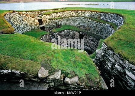 Massive Wände und Interieur Clickhimin prähistorischen Broch am Rande der Stadt Lerwick, Mainland, Shetland-Inseln, Schottland Stockfoto