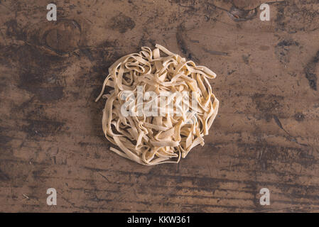 Hhand gemacht tajarin typische frische Pasta aus pedmont Stockfoto