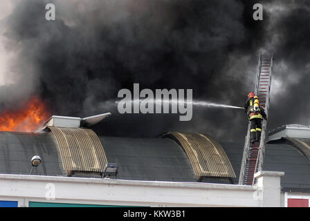 Mailand (Italien), die Feuerwehr Intervention auf ein Feuer Stockfoto