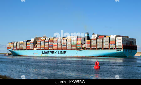 ROTTERDAM, NIEDERLANDE - SEP 2, 2017: Eines der größten Very Large Container Vessels (VLCV) der Welt, Containerschiff Madison Maersk, in den Hafen Stockfoto