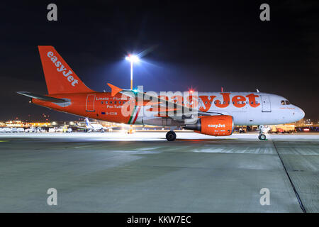 Stuttgart/Deutschland Oktober 27, 2017: Airbus von Easyjet am Flughafen Stuttgart. Stockfoto