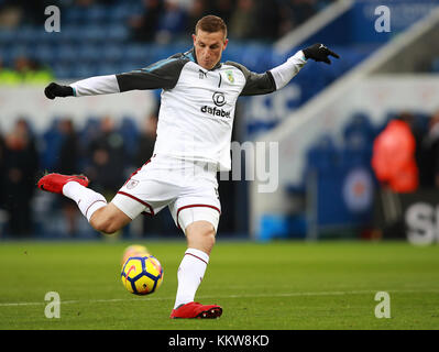 Burnley ist Chris Holz Aufwärmen vor der Premier League Match für die King Power Stadion, Leicester. PRESS ASSOCIATION Foto Bild Datum: Samstag, Dezember 2, 2017. Siehe PA-Geschichte Fußball Leicester. Photo Credit: Mike Egerton/PA-Kabel. Einschränkungen: EDITORIAL NUR VERWENDEN Keine Verwendung mit nicht autorisierten Audio-, Video-, Daten-, Spielpläne, Verein/liga Logos oder "live" Dienstleistungen. On-line-in-Verwendung auf 75 Bilder beschränkt, kein Video-Emulation. Keine Verwendung in Wetten, Spiele oder einzelne Verein/Liga/player Publikationen. Stockfoto