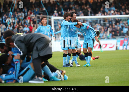 Kawasaki Todoroki Stadium, Kanagawa, Japan. Dezember 2017. Kawasaki Frontale Team Gruppe, 2017 J1 League Spiel zwischen Kawasaki Frontale 5-0 Omiya Ardija im Kawasaki Todoroki Stadium, Kanagawa, Japan. Quelle: YUTAKA/AFLO SPORT/Alamy Live News Stockfoto