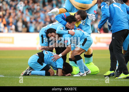 Kawasaki Todoroki Stadium, Kanagawa, Japan. Dezember 2017. Kawasaki Frontale Team Gruppe, 2017 J1 League Spiel zwischen Kawasaki Frontale 5-0 Omiya Ardija im Kawasaki Todoroki Stadium, Kanagawa, Japan. Quelle: YUTAKA/AFLO SPORT/Alamy Live News Stockfoto