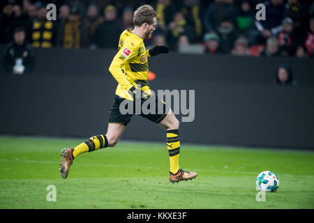 Leverkusen, Deutschland. Dezember 2017. Andre Schuerrle von Dortmund im Einsatz während des Bundesliga-Fußballspiels zwischen Bayer Leverkusen und Borussia Dortmund in der BayArena in Leverkusen am 2. Dezember 2017. (EMBARGO-BEDINGUNGEN - ACHTUNG: Aufgrund der Akkreditierungsrichtlinien erlaubt die DFL nur die Veröffentlichung und Nutzung von bis zu 15 Bildern pro Spiel im Internet und in Online-Medien während des Spiels.) Quelle: Bernd Thissen/dpa/Alamy Live News Stockfoto