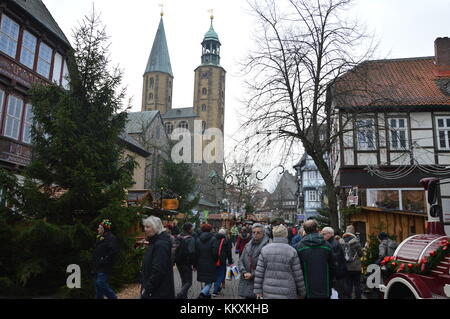 Goslar, Deutschland. 2. Dezember 2017. Der traditionelle Weihnachtsmarkt in Goslar, Deutschland Credit: markku Rainer peltonen/alamy leben Nachrichten Stockfoto