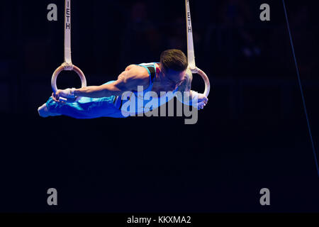 Ludwigsburg, Deutschland. Dezember 2017. Marcel Nguyen vom KTV Straubenhardt im Einsatz beim Ringfinale der Deutschen Turnliga in Ludwigsburg, 2. Dezember 2017. Deniz Calagan/dpa/Alamy Live News Stockfoto