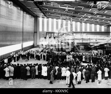 Internationaler Flughafen Fornebu, FBU, Oslo. Eröffnung des Hangar 2 Gebäudes, Koksa Nerhstedet in Fornebu Stockfoto