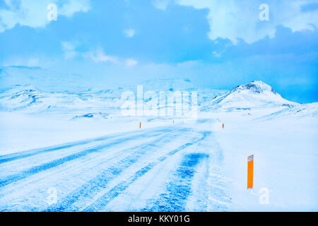 Eine Probefahrt bei einem Schneesturm, Halbinsel Snaefellsnes, Island. Stockfoto