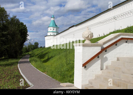 Die Festung Wand des neuen Jerusalem Kloster in Istrien, Region Moskau. Russland. Stockfoto