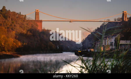 Clifton Suspension Bridge in Bristol, Bristol, UK bei Sonnenaufgang Stockfoto