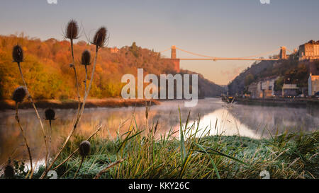 Clifton Suspension Bridge in Bristol, Bristol, UK bei Sonnenaufgang Stockfoto