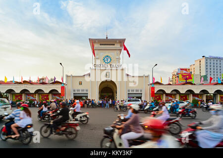 Ho Chi Minh City, Vietnam - September 01, 2015: Ben Thanh Markt in der Altstadt. beliebter Ort Walking Tour für Shopping handicraf auf Saigon zu besuchen Stockfoto