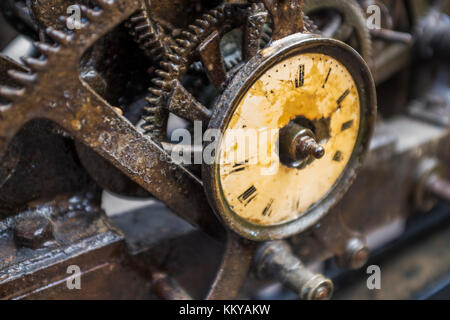 Alten Mechanismus der Turmuhr Zahnräder in die Uhr - Soft Focus Stockfoto