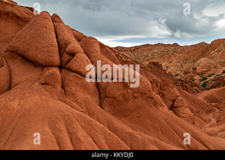 Rote Felsformationen wie Märchen Schloss bekannt, in kaji sagen, Kirgisistan, Stockfoto