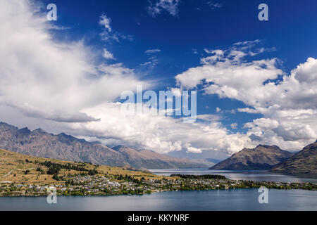 Die Wolken über Queenstown, Region Otago, Neuseeland. Stockfoto