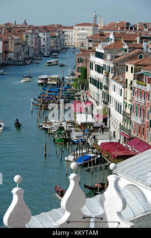 Blick vom neuen Dachterrasse von Fontego (Fondaco dei Tedeschi), in der Nähe der Rialto Brücke, Stockfoto