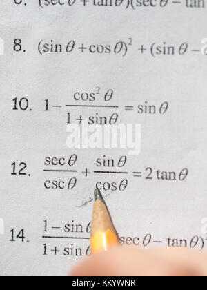 Studieren für anspruchsvolle mathematische Test Stockfoto