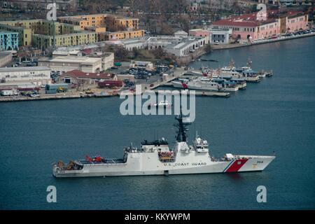 Die u.s. coast Guard Legende - Klasse niedlicher uscgc James parow unterwegs während der Hilfsmaßnahmen in den Wirbelsturm maria September 26, 2017 in Puerto Rico. (Foto von Nicholas dutton über planetpix) Stockfoto