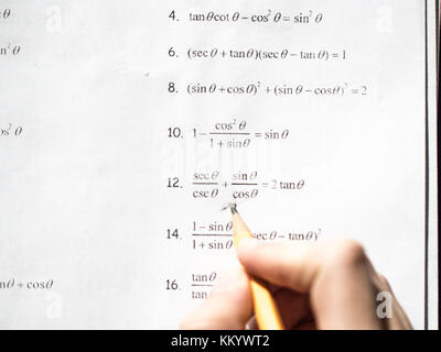 Studieren für anspruchsvolle mathematische Test Stockfoto