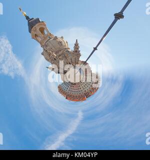 Besuch der inneren Stadt Dresden bei Sonnenschein aus einem winzigen Perspektive Stockfoto